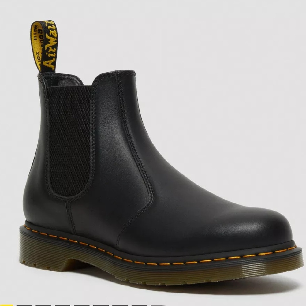 Dr. Marten 2976 Chelsea boots